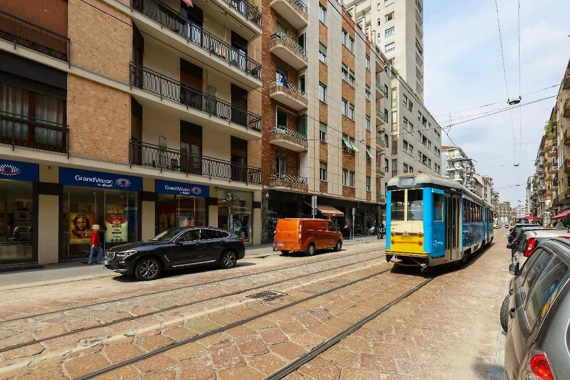 Apartament Grande Appartamento In Zona Navigli Mediolan