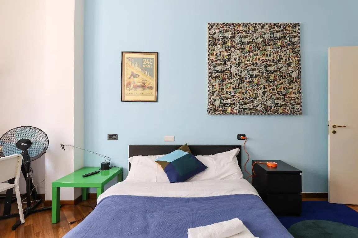 Grande Appartamento In Zona Navigli Mediolan Apartament