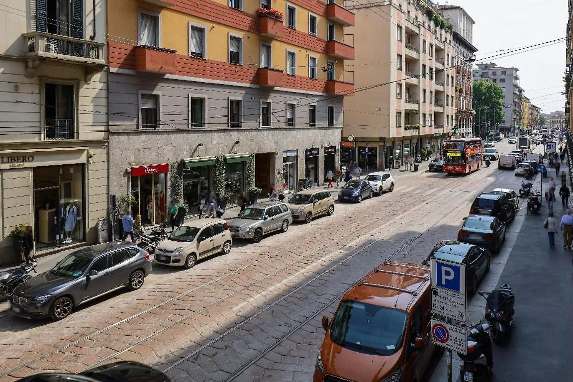 Apartament Grande Appartamento In Zona Navigli Mediolan